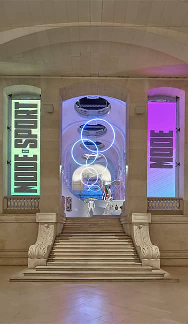 Exposition "Mode et Sport, d'un podium à l'autre" au Musée des Arts Décoratifs de Paris.