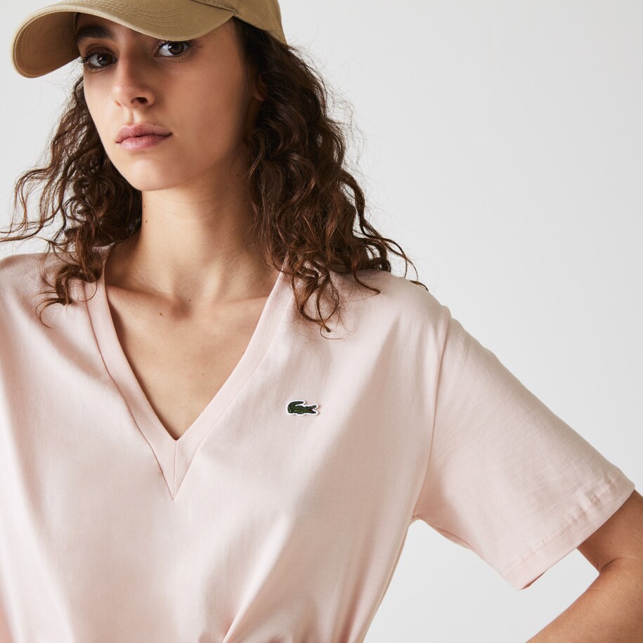 تي شيرت من القطن الفاخر بفتحة رقبة على شكل حرف V للنساء Lacoste