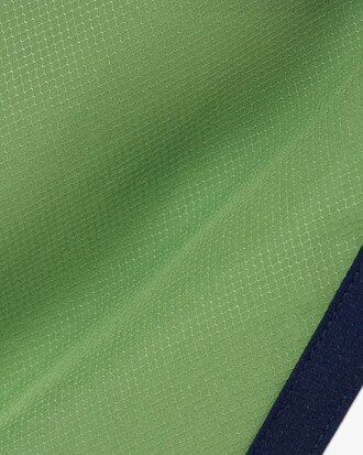 Leichte Tennisshorts mit Colorblock-Streifen