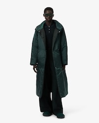 Lange, schimmernde Puffer-Jacke Runway