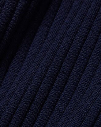 &Auml;rmelloser Pullover aus Merinowolle mit 3D-Strick