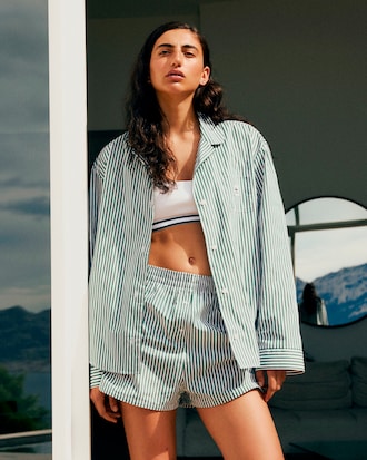 &Uuml;bergro&szlig;es, gestreiftes Pyjama-Set aus Popeline
