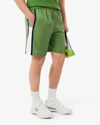 Leichte Tennisshorts mit Colorblock-Streifen