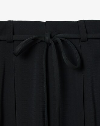 Flie&szlig;ender Faltenrock Runway