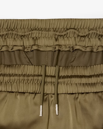 Übergroße Jogginghose aus Satin