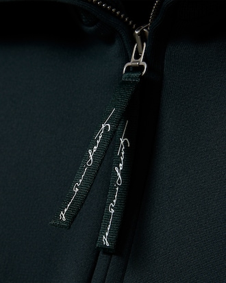 Sweatshirt Runway mit hohem Kragen, Reißverschluss und Badge-Akzenten