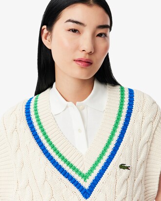 Ärmelloser Pullover mit V-Ausschnitt und Zopfmuster