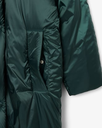 Lange, schimmernde Puffer-Jacke Runway