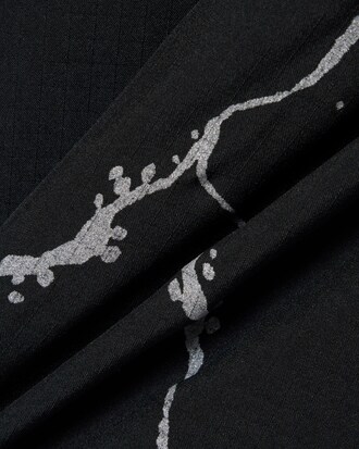 Tennisjacke mit reflektierendem Kroko-Print