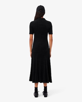 Flauschiges Rippstrickkleid mit Polokragen