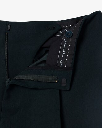Taillierte Hose aus Wolle mit weitem Schnitt