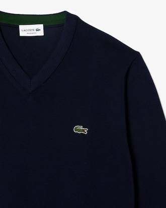Einfarbiger Pullover aus Baumwolle mit V-Ausschnitt