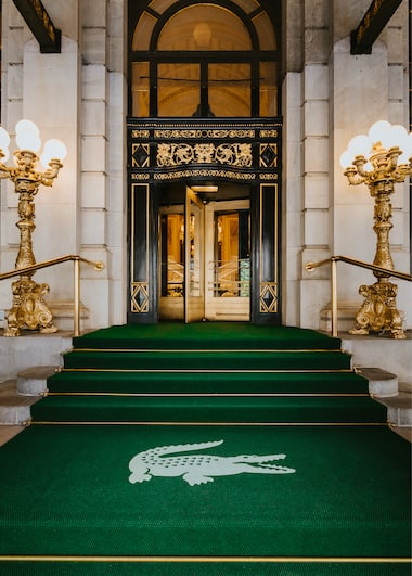 Bienvenue au Club Lacoste New York