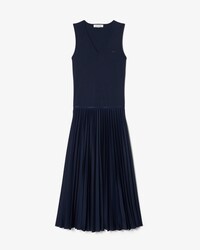 Robe longue pliss&eacute;e sans manches