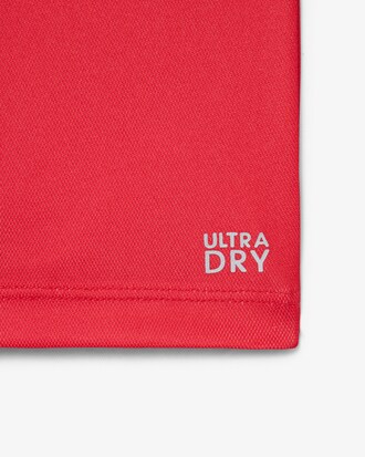 Sportliches T-Shirt mit Ultra-Dry-Technologie und Print