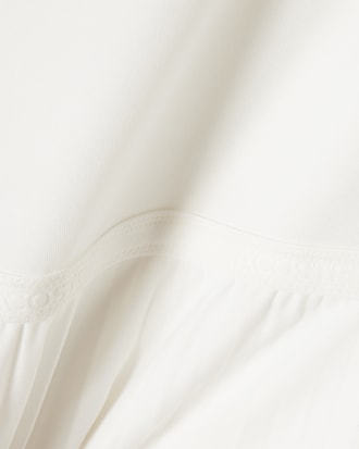 Langes, &auml;rmelloses Faltenkleid