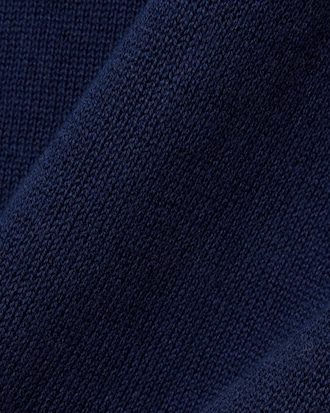 Nahtloser Pullover mit V-Ausschnitt