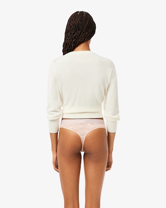 String en dentelle avec ceinture sigl&eacute;e