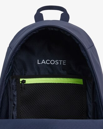 Gioca con lo zaino Lacoste