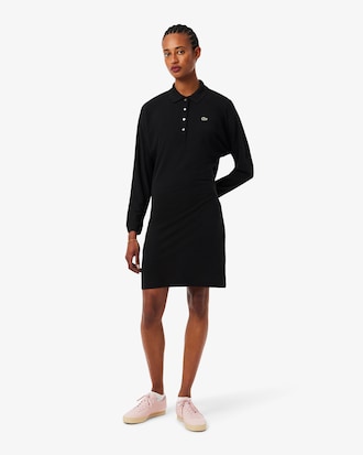 Abito slim fit in fluido piqu&eacute; con collo a polo