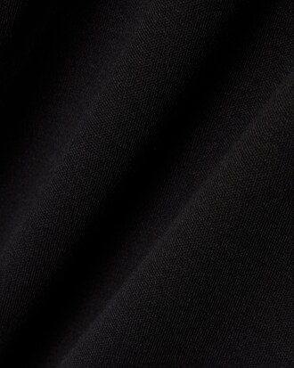 T-shirt con ricamo caratteristico