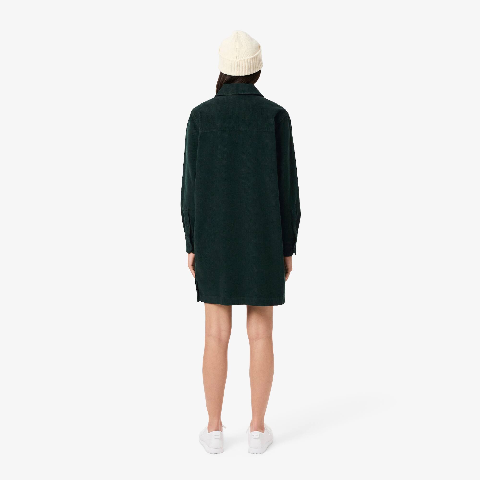 Thumbnail - Lacoste Übergroßes Polokleid aus Samt - Sinople Grün Size 36