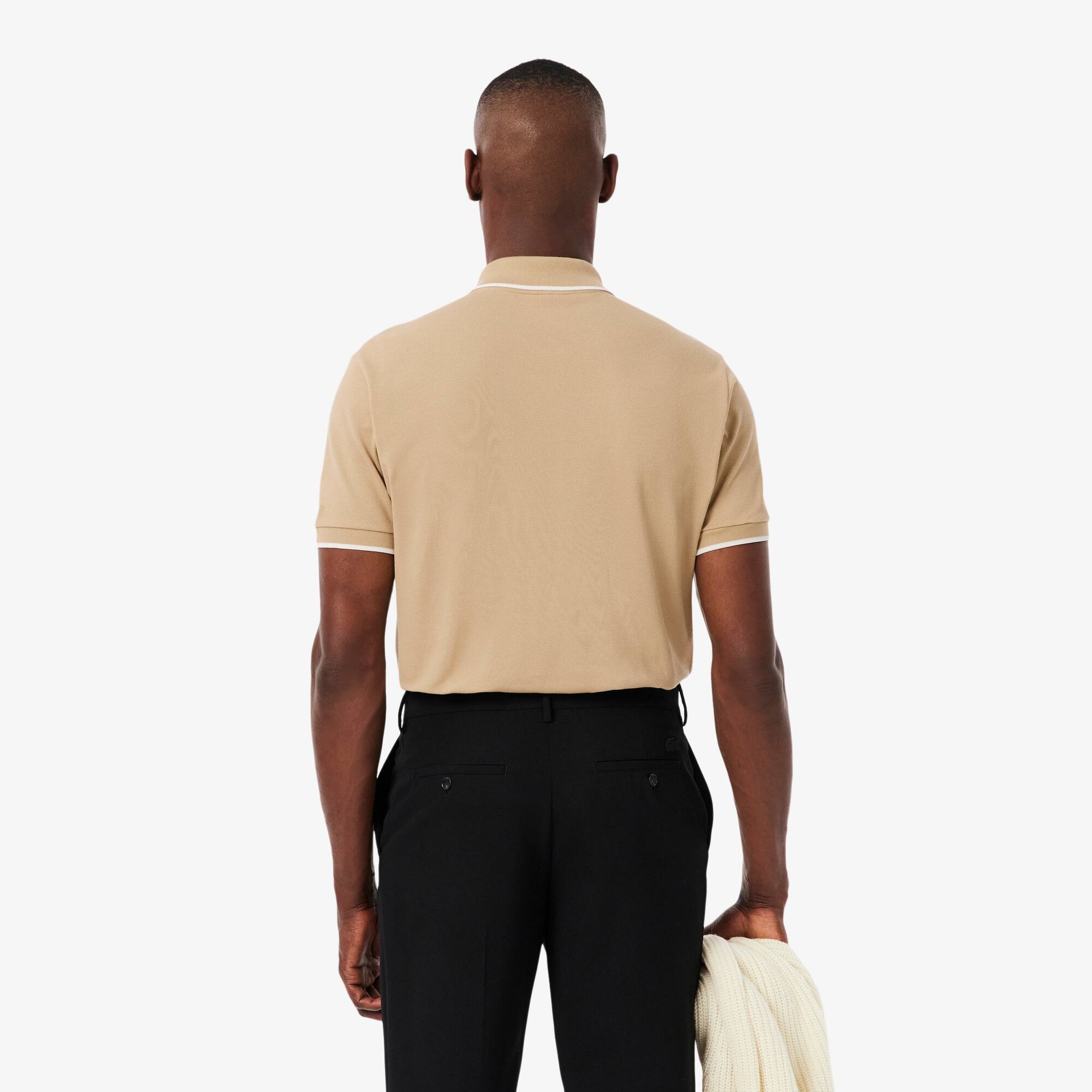 Thumbnail - Lacoste Classic Fit-Polohemd L.12.12 mit Akzent-Tasche - Beige / Weiß Size S