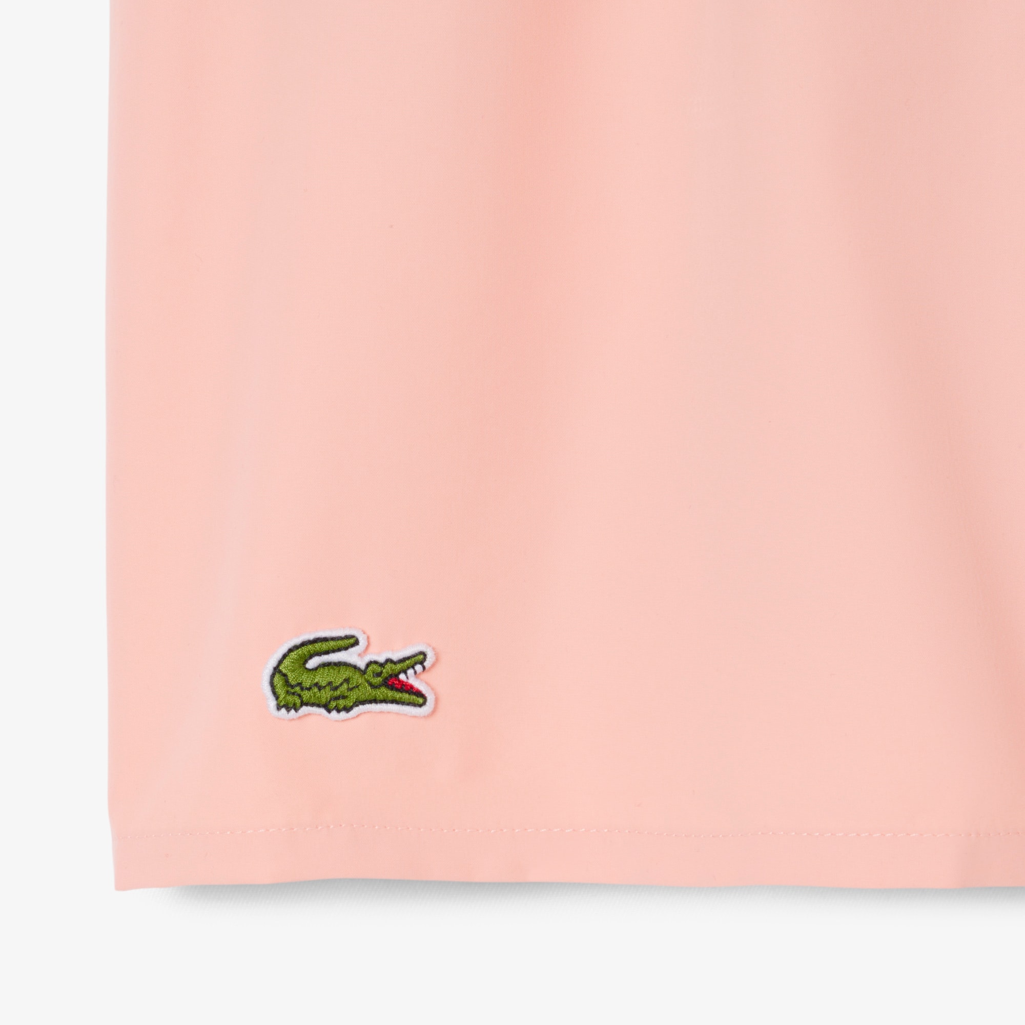 Thumbnail - Lacoste Halblange, einfarbige Badehose - Rose / Vert Size L