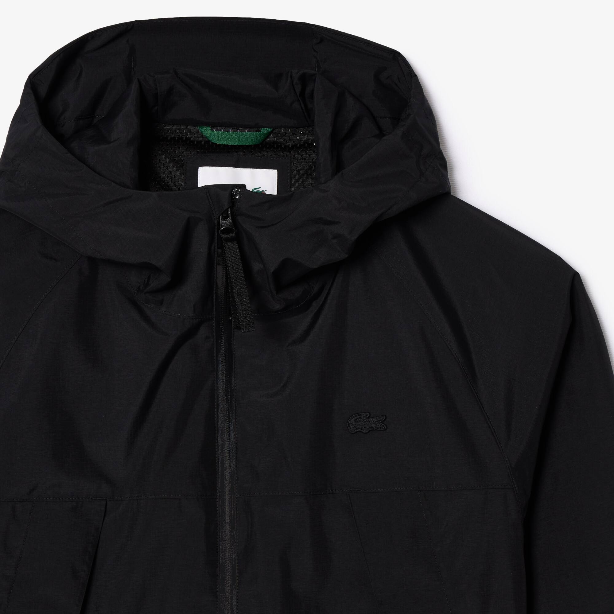 Leichte, wasserabweisende Jacke mit Kapuze