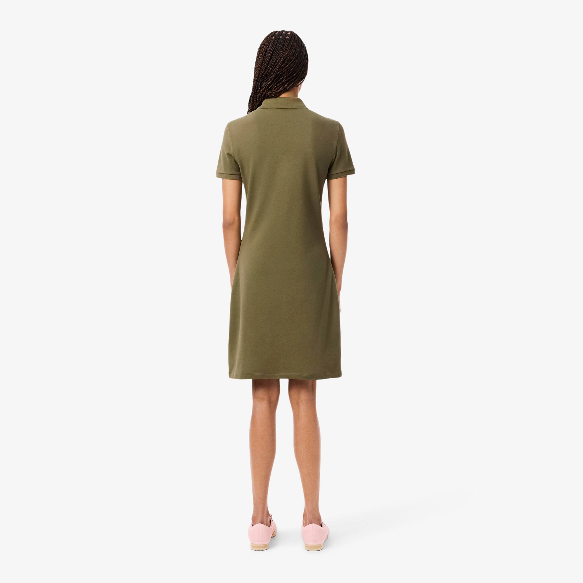 Thumbnail - Lacoste Slim Fit-Polokleid aus dehnbarem Mini Piqué - Khaki Grün Size 40