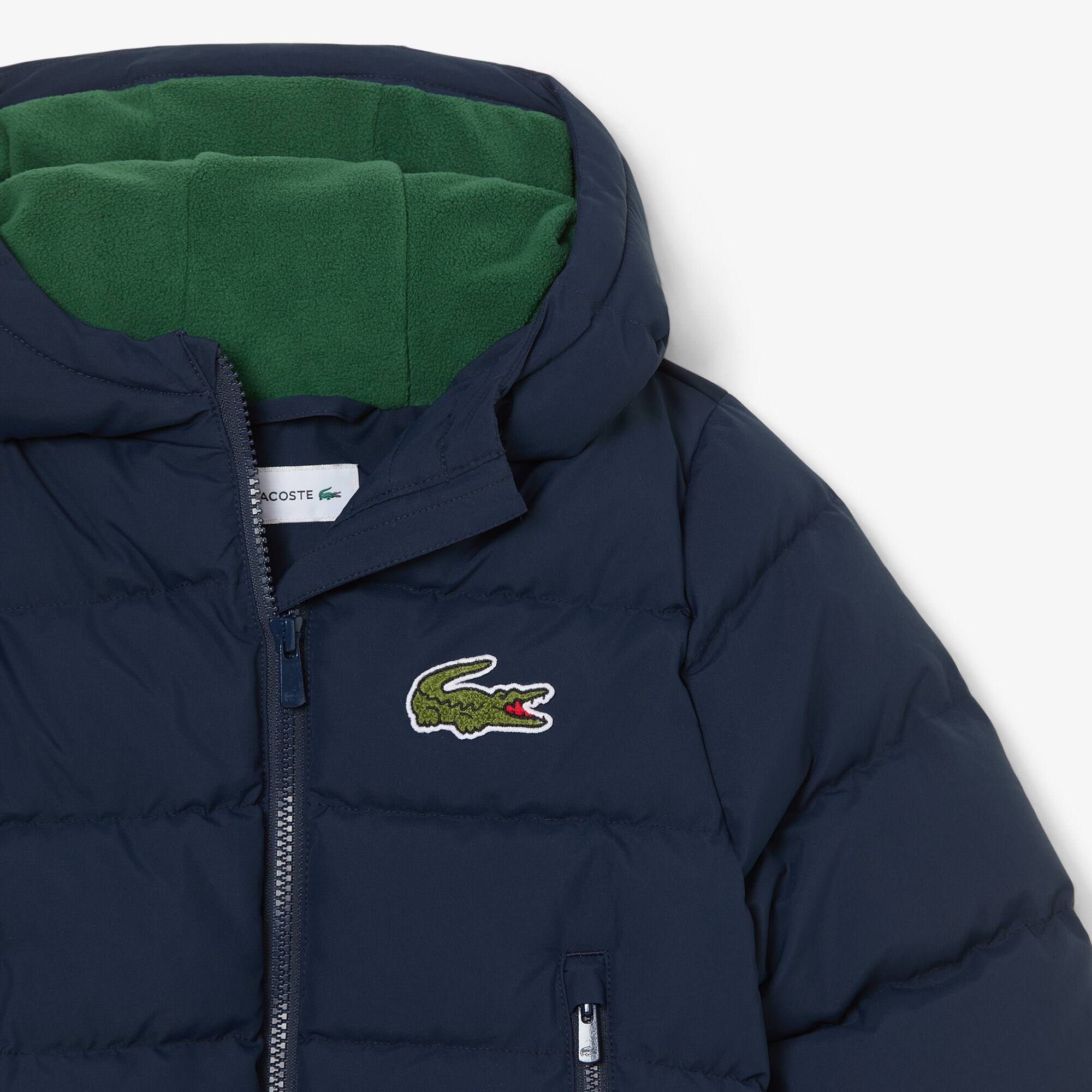 Thumbnail - Lacoste Unisex Puffer-Jacke mit Kapuze und gesticktem Krokodil - Navy Blau Size 5 - 5A