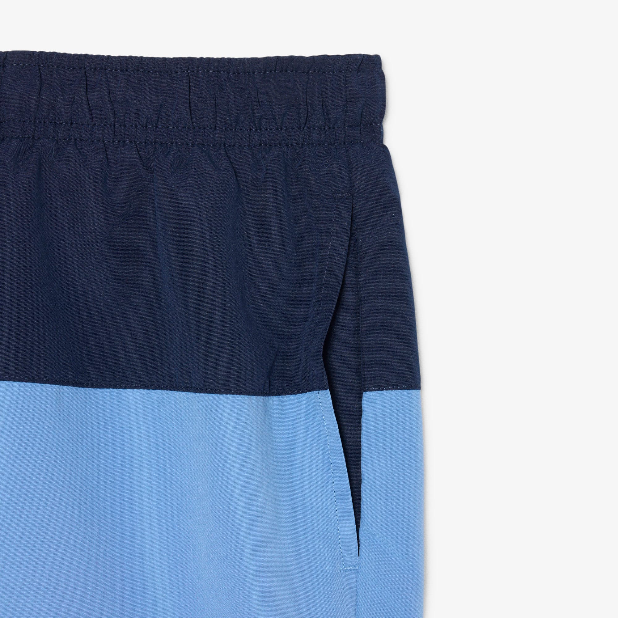 Thumbnail - Lacoste Gestreifte Badehose aus Taft - Navy Blau Size 12 - 16A