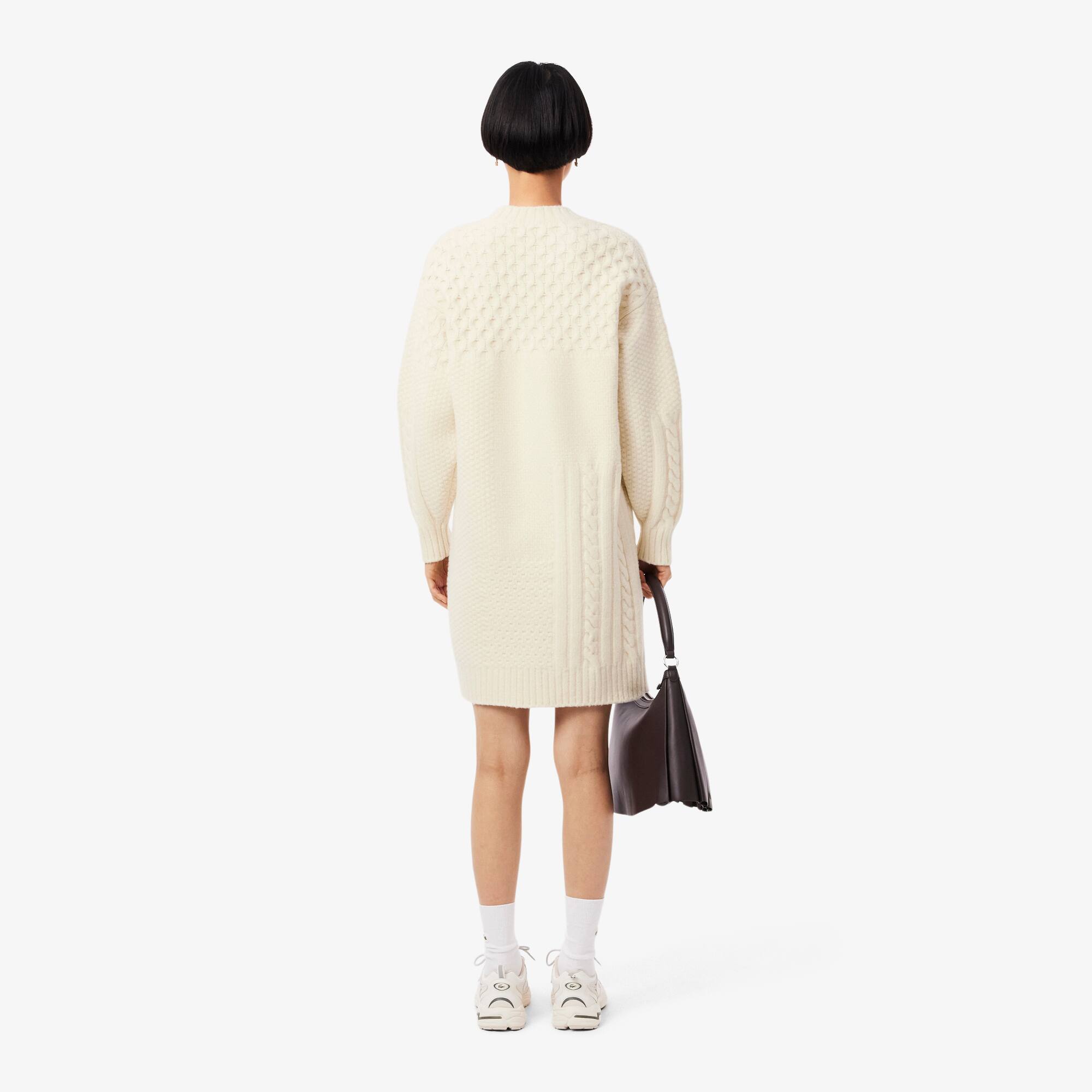 Thumbnail - Lacoste Strickpulloverkleid mit Patchwork-Effekt - Creme Size 46