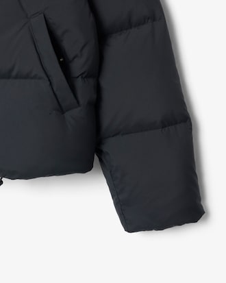 Wasserabweisende Daunenjacke mit Kapuze