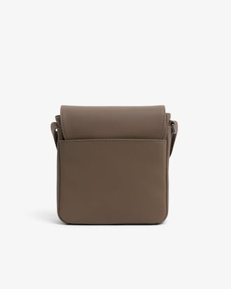 Bolso cl&aacute;sico para llevar al hombro con cierre de solapa para hombre