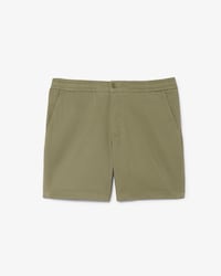 Pantal&oacute;n corto de corte regular de algod&oacute;n el&aacute;stico