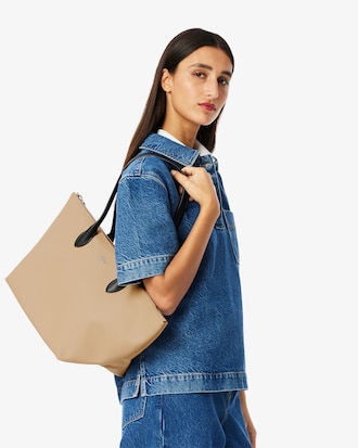 Shoppers Athena