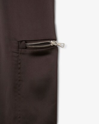 Pantal&oacute;n deportivo satinado oversized