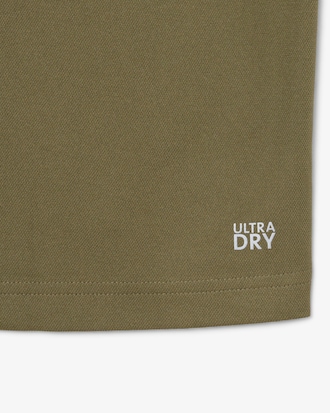 Polo de corte regular con protecci&oacute;n UV