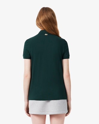 Polo de petit piqu&eacute; con insignia de corte regular