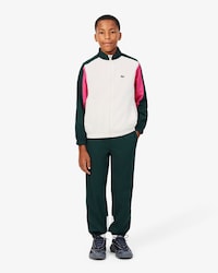 Ch&aacute;ndal deportivo con bloques de color