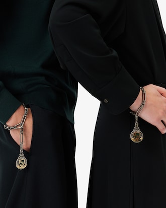 Pulsera con colgante de medalla Runway