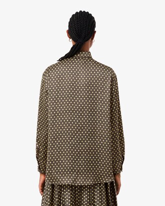 Camisa de sat&eacute;n oversized con estampado