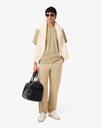 Camiseta con firma bordada