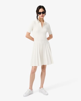Vestido plisado con cuello polo