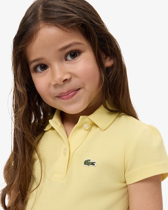 Polo de piqu&eacute; con cuello festoneado