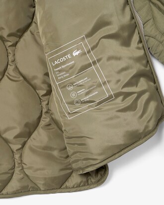 Chaqueta corta con insignia hidrófuga