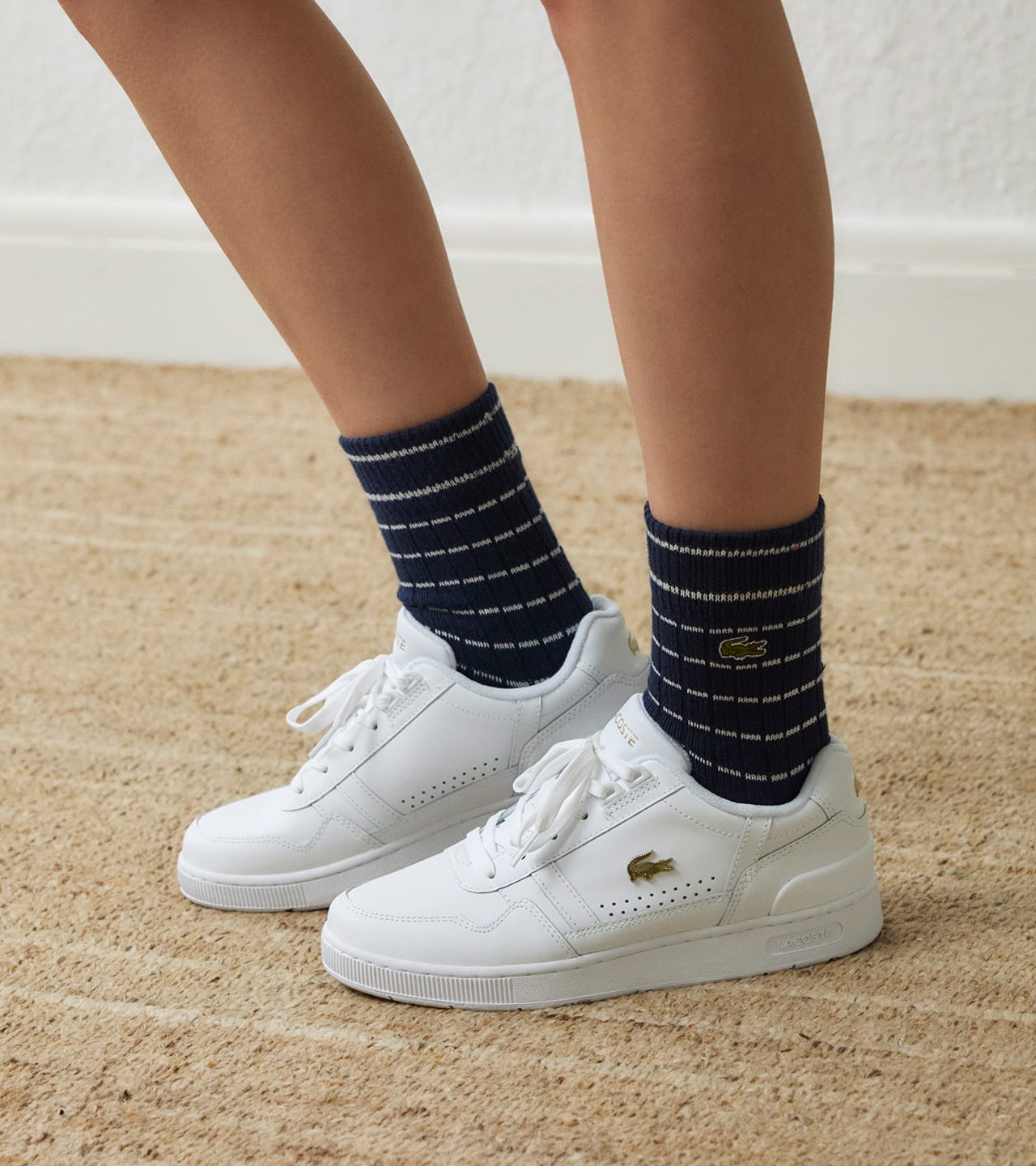Sneakers baskets Femme en cuir et toile Lacoste FR