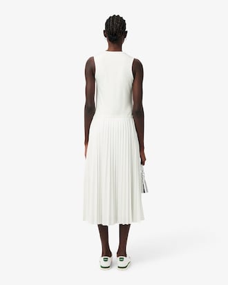 Robe longue pliss&eacute;e sans manches