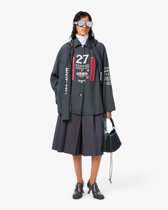 Chemise oversize capuche imprim&eacute; D&eacute;fil&eacute;